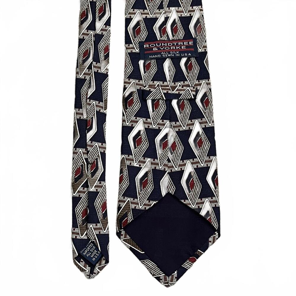 Roundtree & Yorke Men's Tie with Navy and Red Geometric Design